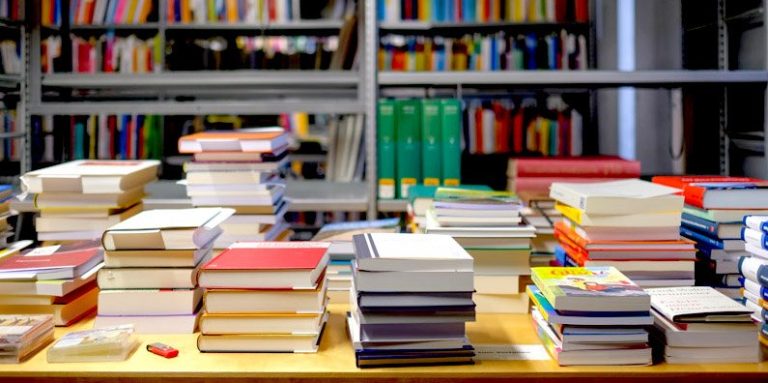 Becky Albertalli Famille, Petit Ami, Religion, Carrière, Valeur Nette, Âge, Taille