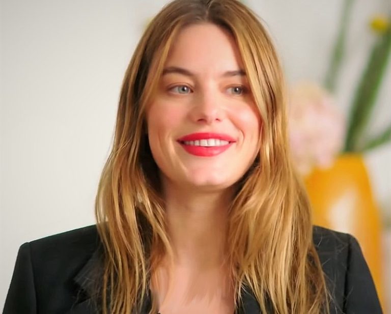 Camille Rowe Famille, Petit Ami, Religion, Carrière, Valeur Nette, Âge, Taille