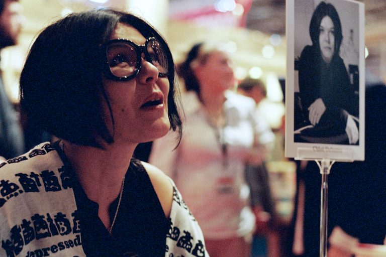 Chloé Delaume Enfants, Poids, Actifs, Parents, Partenaire, Âge