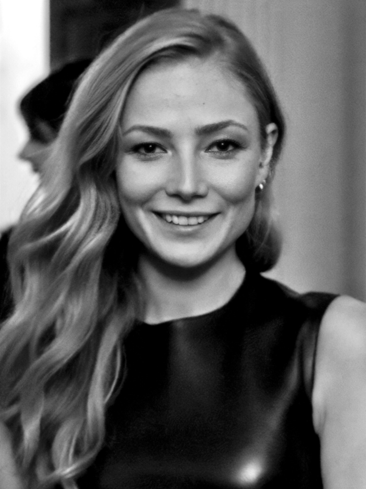 Clara Paget Petit Ami, Religion, Carrière, Valeur Nette, Âge, Taille, Famille