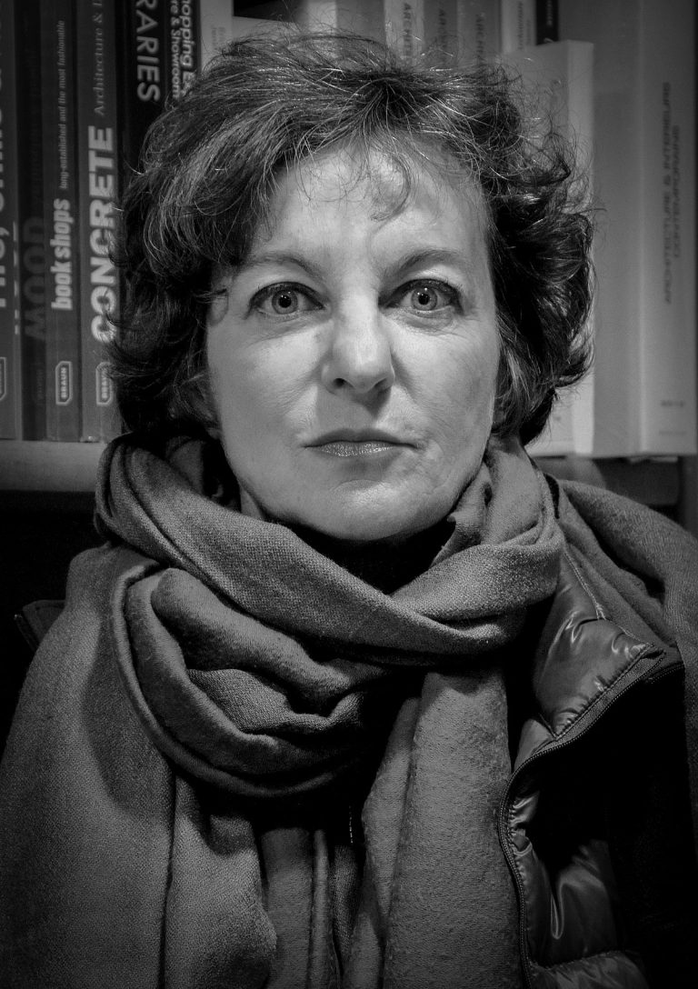 Emmanuèle Bernheim Famille, Petit Ami, Religion, Carrière, Valeur Nette, Âge, Taille