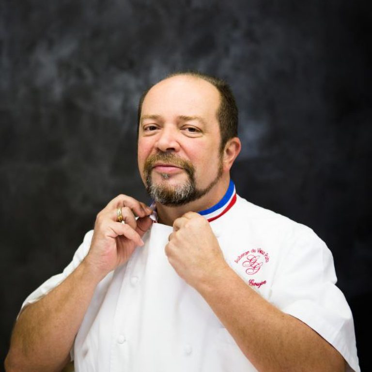 Gilles Goujon Petite Amie, Religion Et Carrière, Valeur Nette, Âge, Taille, Famille