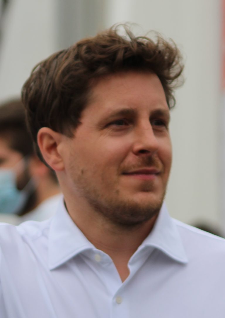 Julien Bayou Partenaire, Âge, Enfants, Poids, Actifs, Parents