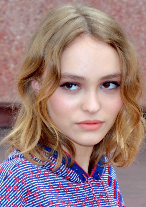 Lily-Rose Depp Partenaire, Âge, Enfants, Poids, Actifs, Parents