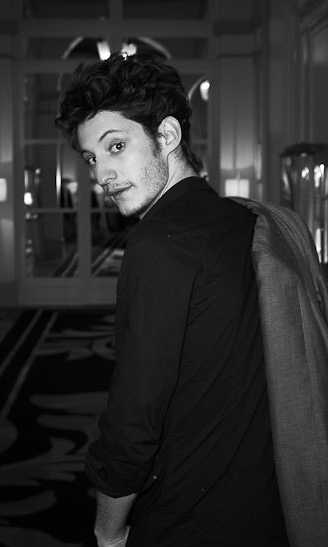 search image 2 Pierre Niney 2