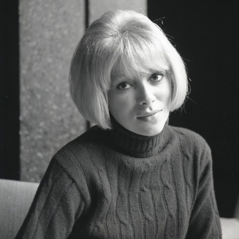 Mireille Darc Partenaire, Âge, Enfants, Poids, Actifs, Parents