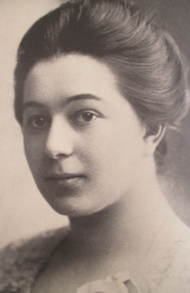 Sonia Delaunay Valeur Nette, Âge, Taille, Famille, Petit Ami, Religion Et Carrière