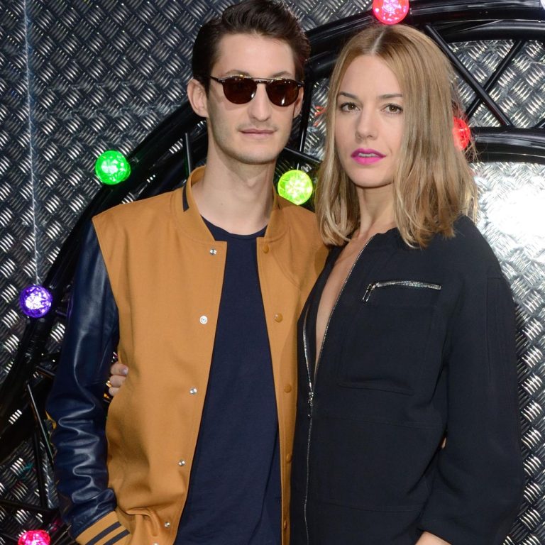 Pierre Niney Relation, Femme, Petite Amie Et Aventures