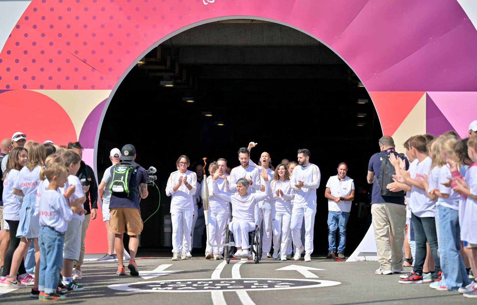 search image 2 La flamme paralympique de Paris est allumée avant le voyage depuis le village anglais, sous la mer et sur terre 2