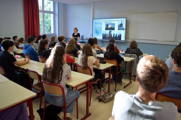 Thierry Lhermitte Éducation, Enseignants, étudiants Et Apprentissage