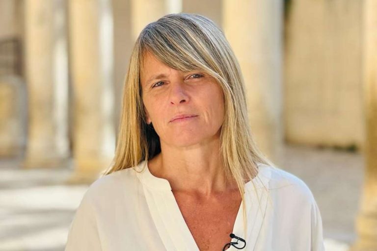 Agnès Vahramian Fortune De, Âge, Biographie